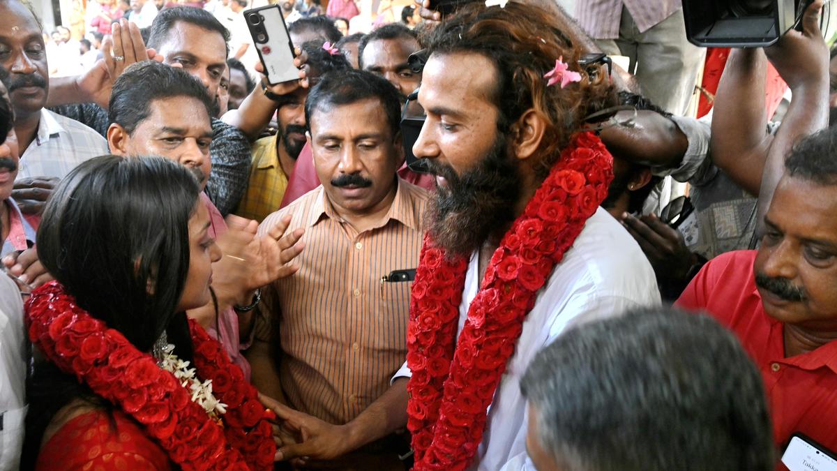 Woman who went viral in Maha Kumbh enters into interfaith wedlock in Kerala